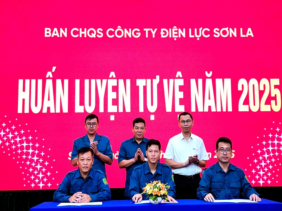 Ban chỉ huy quân sự Công ty Điện lực Sơn La huấn luyện tự vệ năm 2025